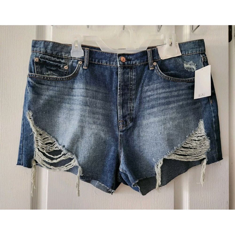 Jessica Simpson Womens Hug Me Distressed Denim Jean Shorts Size 16/33